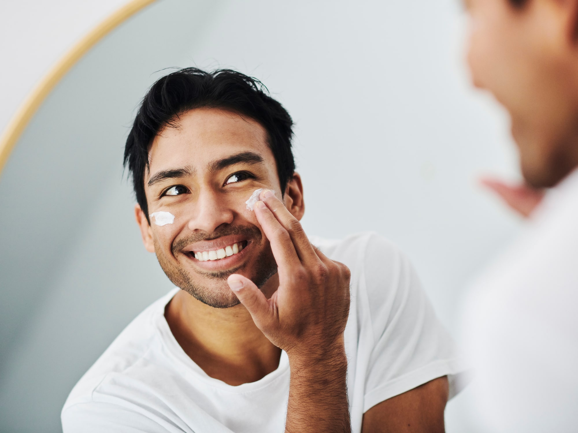 Comment protéger sa peau des effets du soleil toute l’année